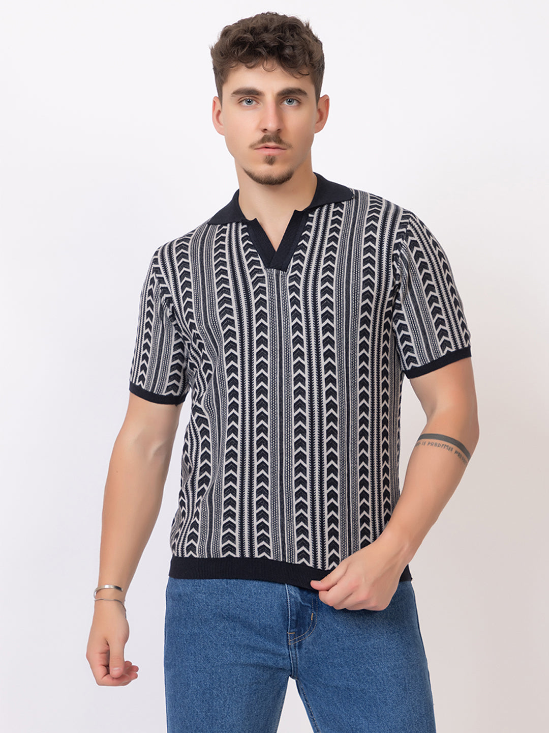 FINE COTTON FLAT KNIT ARROW JAQUARD