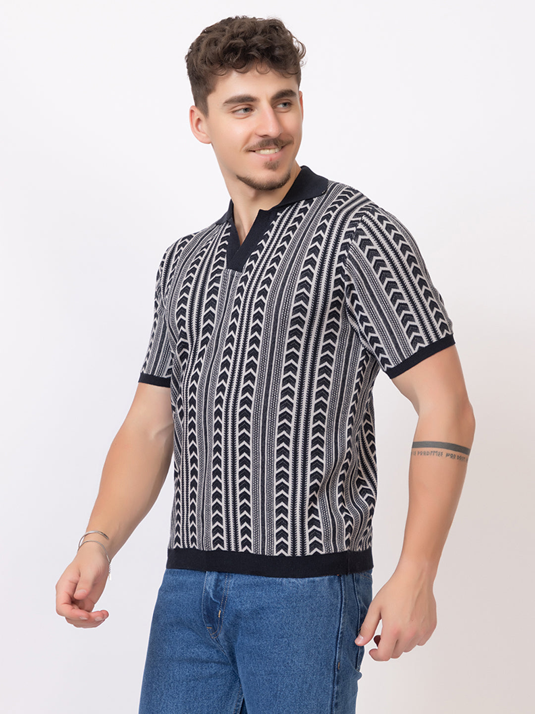 FINE COTTON FLAT KNIT ARROW JAQUARD