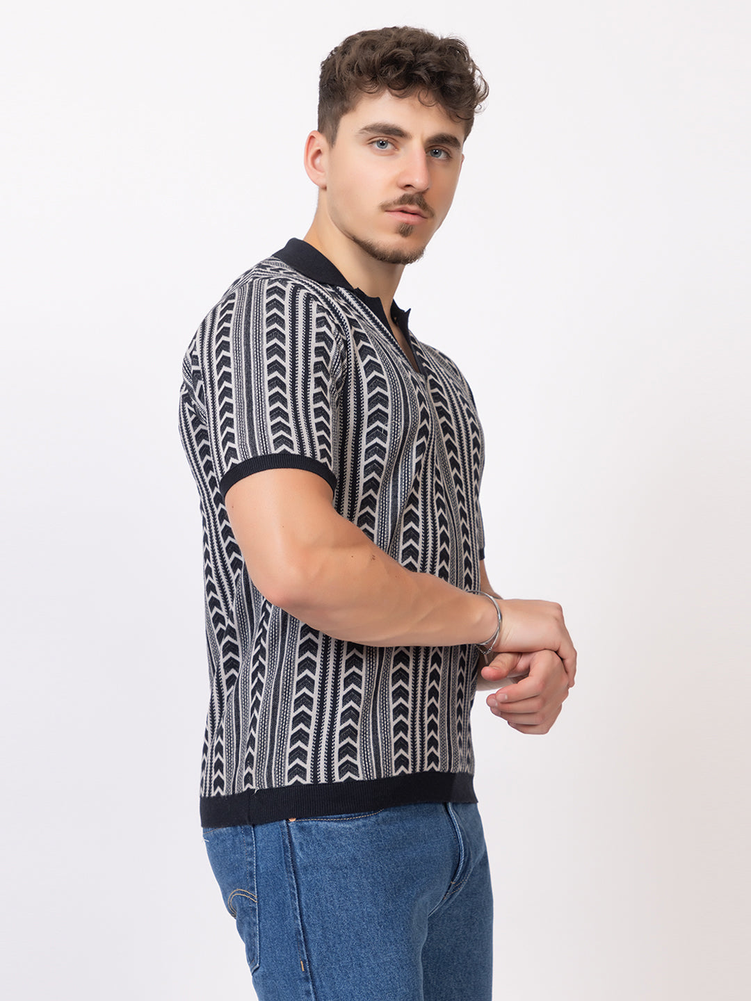 FINE COTTON FLAT KNIT ARROW JAQUARD