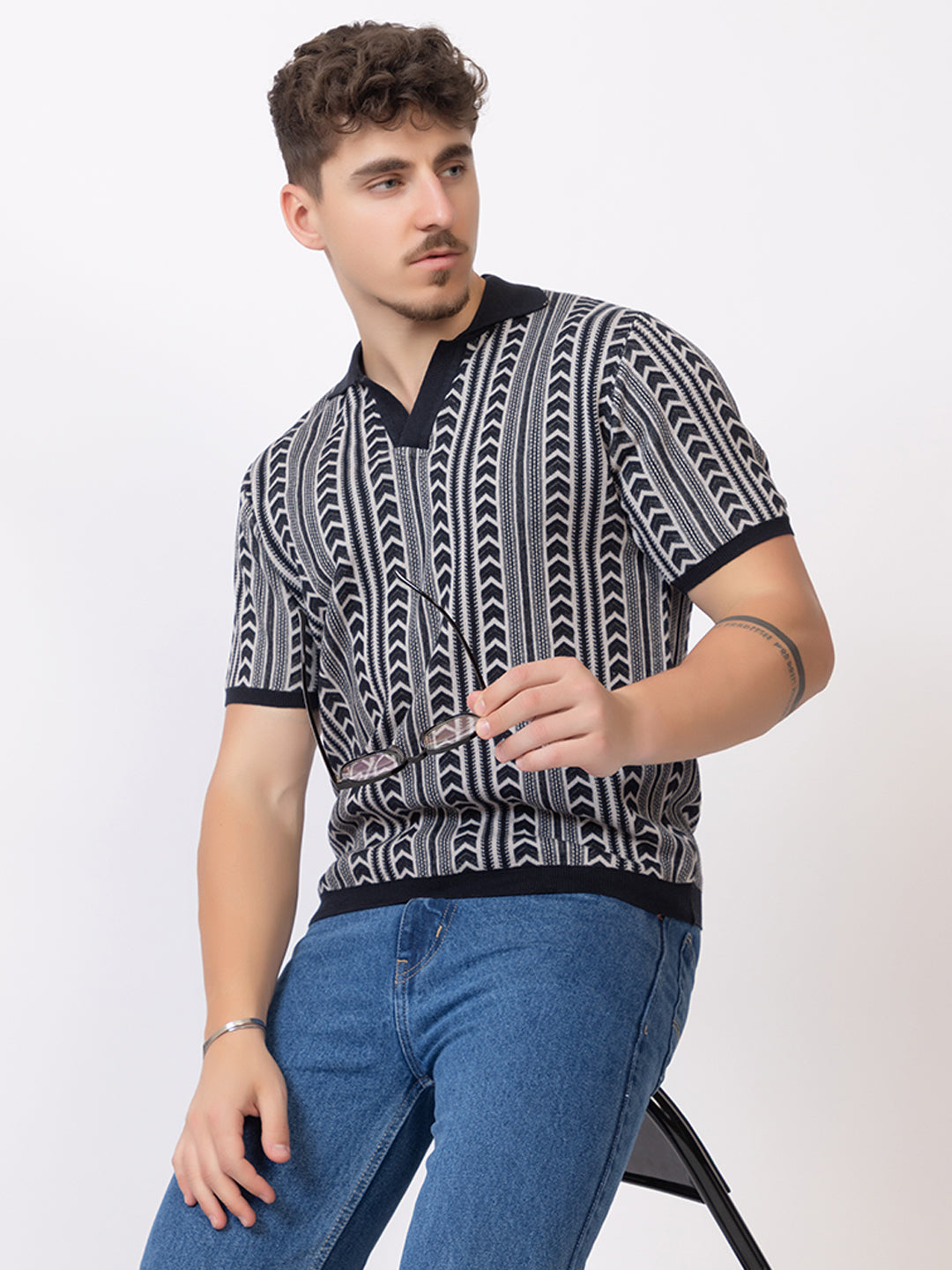 FINE COTTON FLAT KNIT ARROW JAQUARD