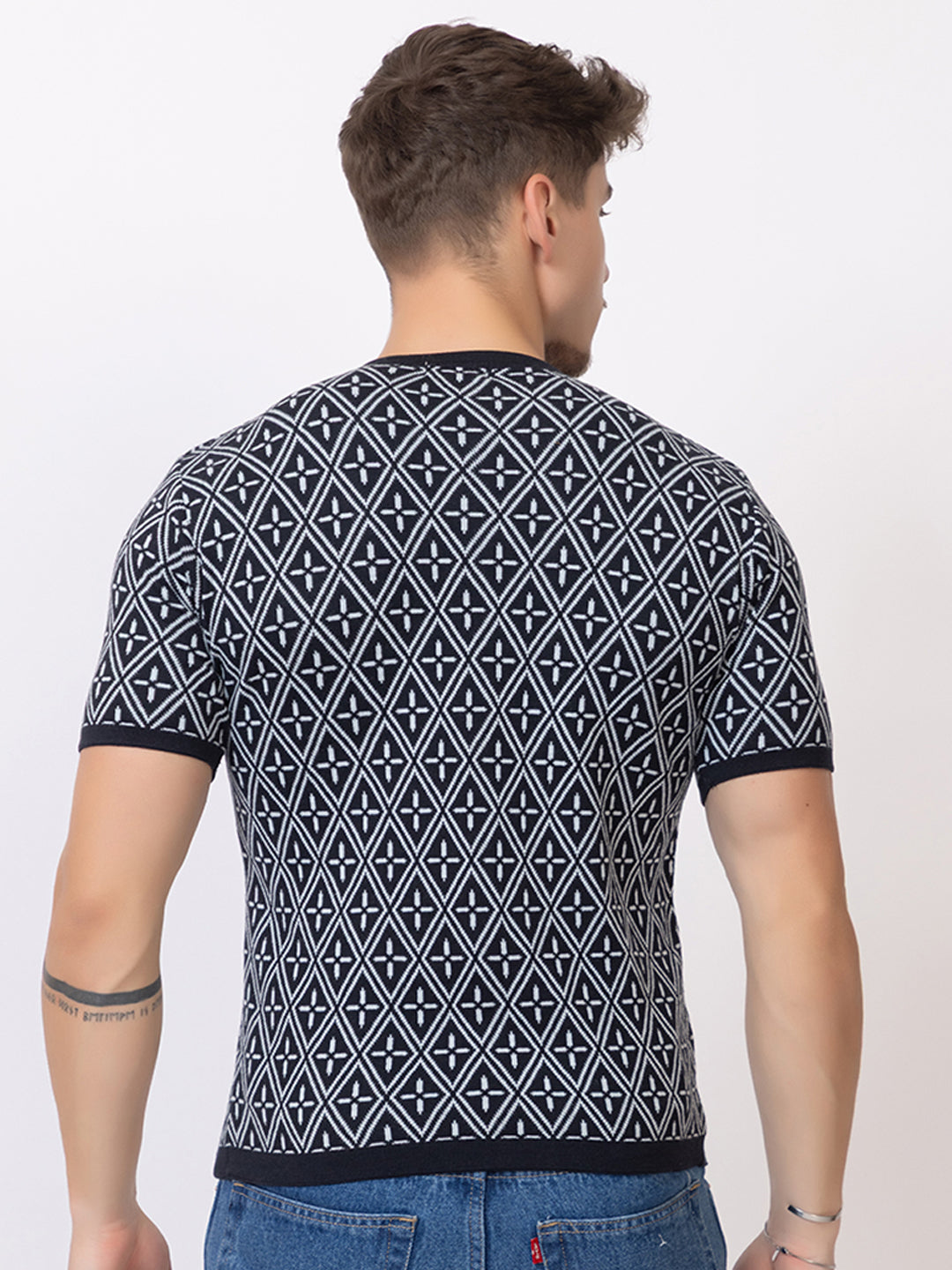 ROUND NECK CENTER STRIPES JAQUARD