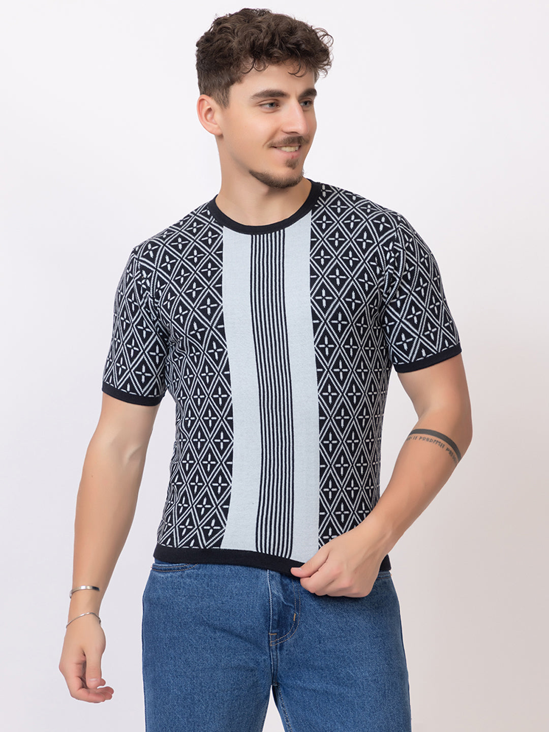 ROUND NECK CENTER STRIPES JAQUARD
