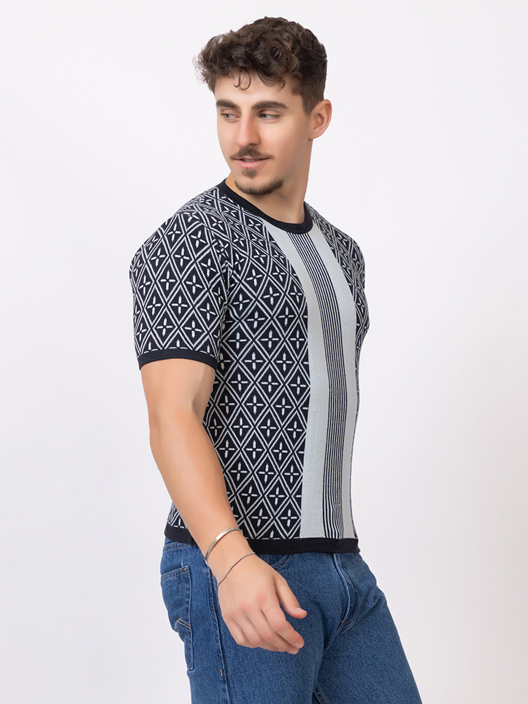 ROUND NECK CENTER STRIPES JAQUARD
