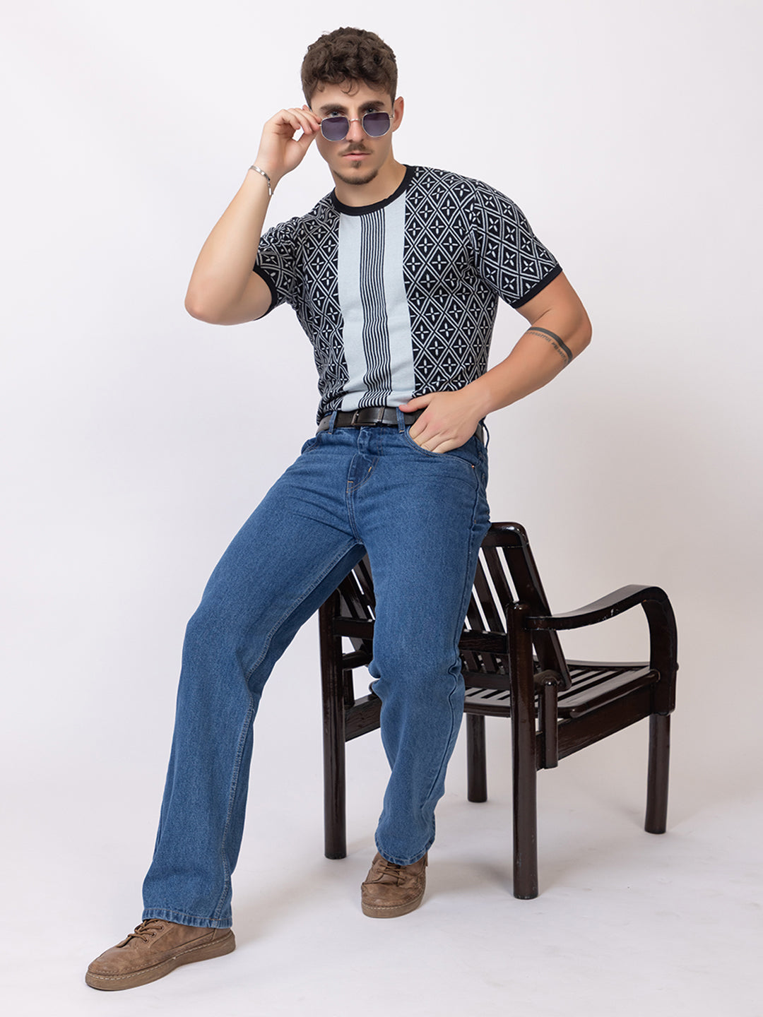 ROUND NECK CENTER STRIPES JAQUARD
