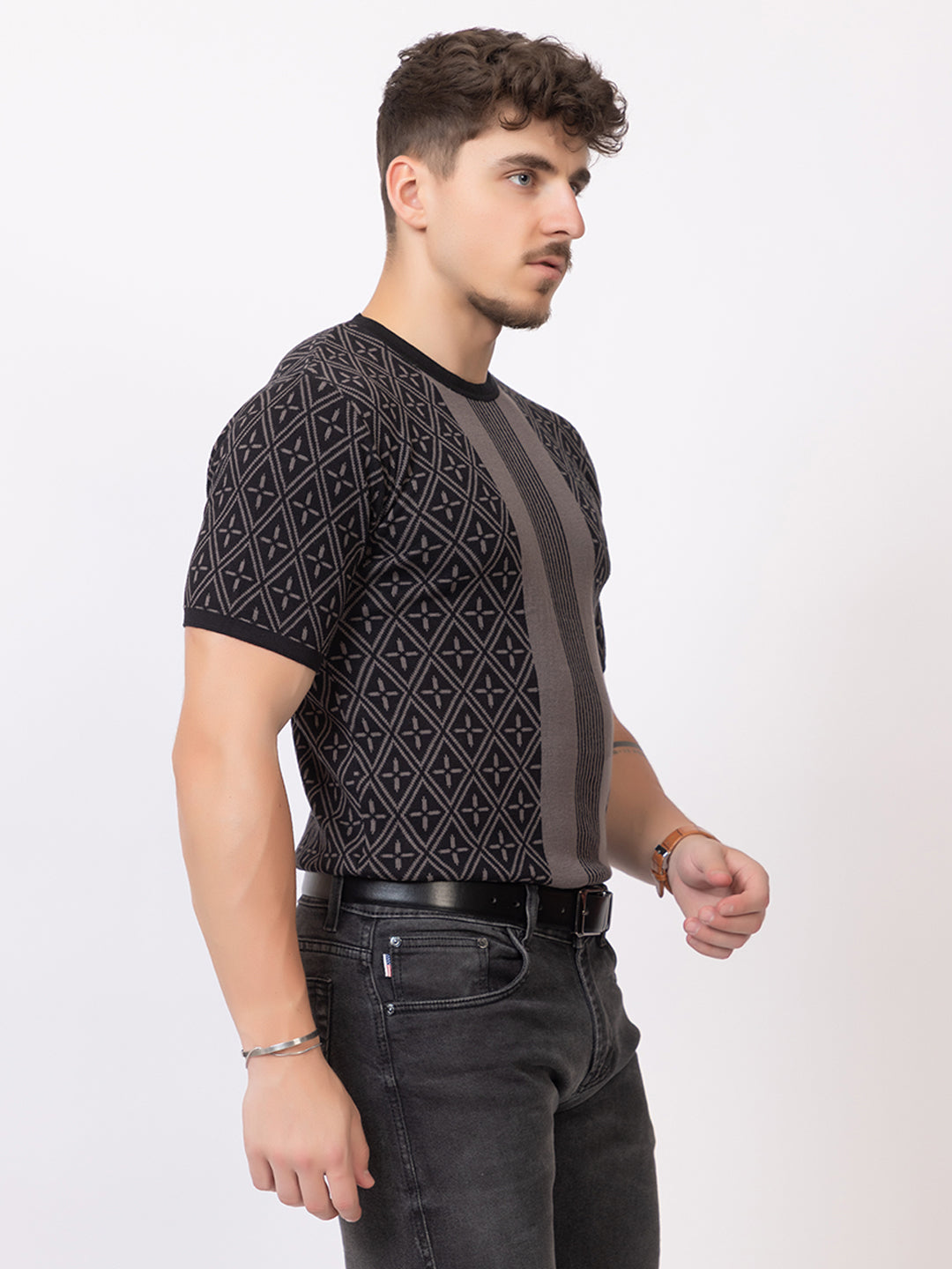 ROUND NECK CENTER STRIPES JAQUARD