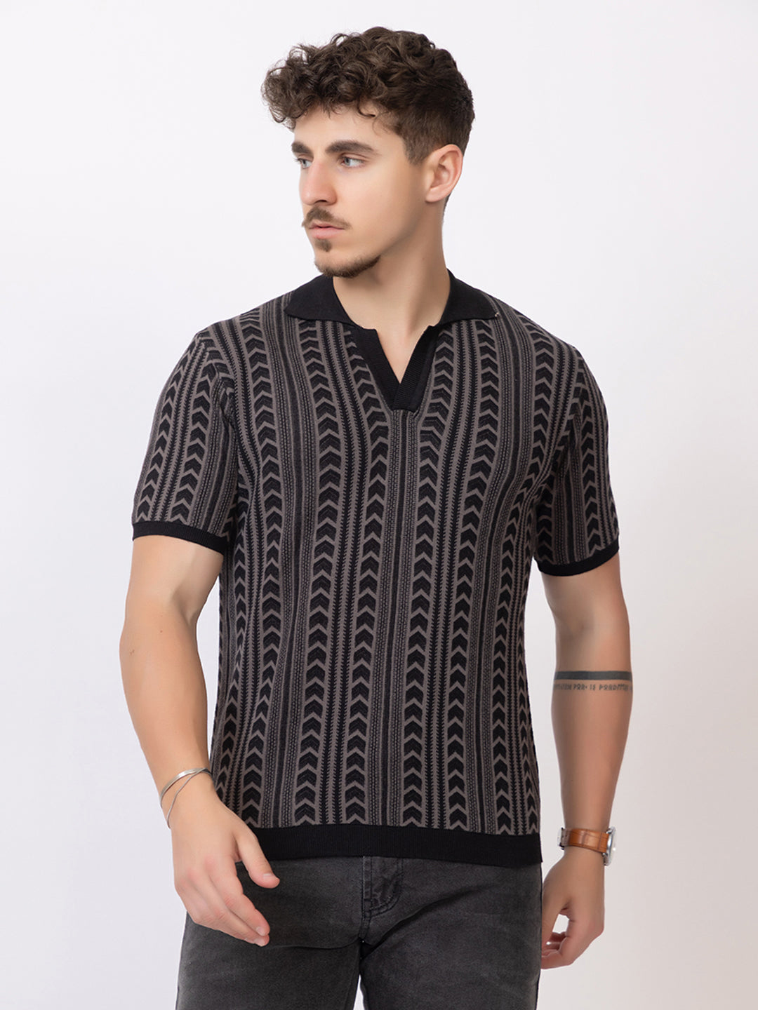 FINE COTTON FLAT KNIT ARROW JAQUARD