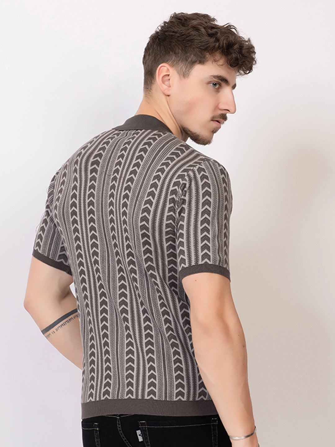 FINE COTTON FLAT KNIT ARROW JAQUARD