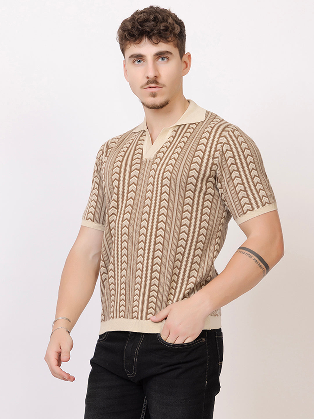 FINE COTTON FLAT KNIT ARROW JAQUARD