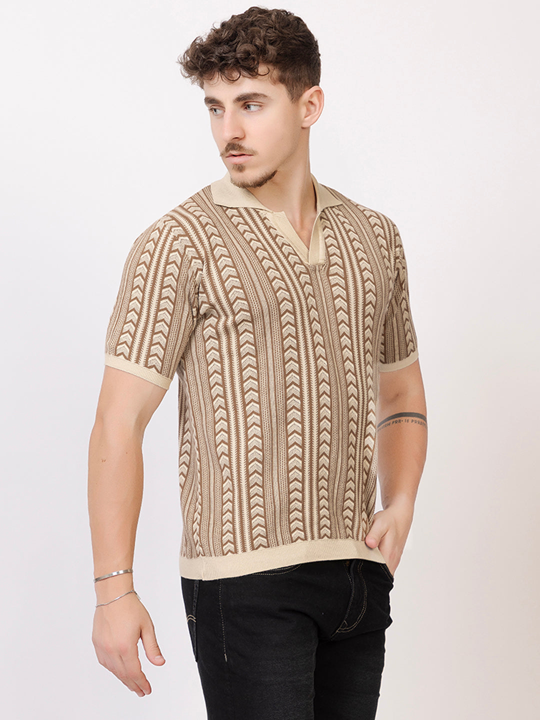 FINE COTTON FLAT KNIT ARROW JAQUARD