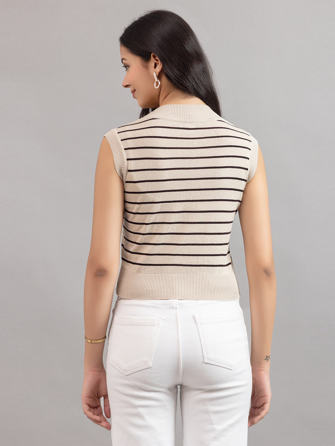 AEDENBURG V NECK TOP