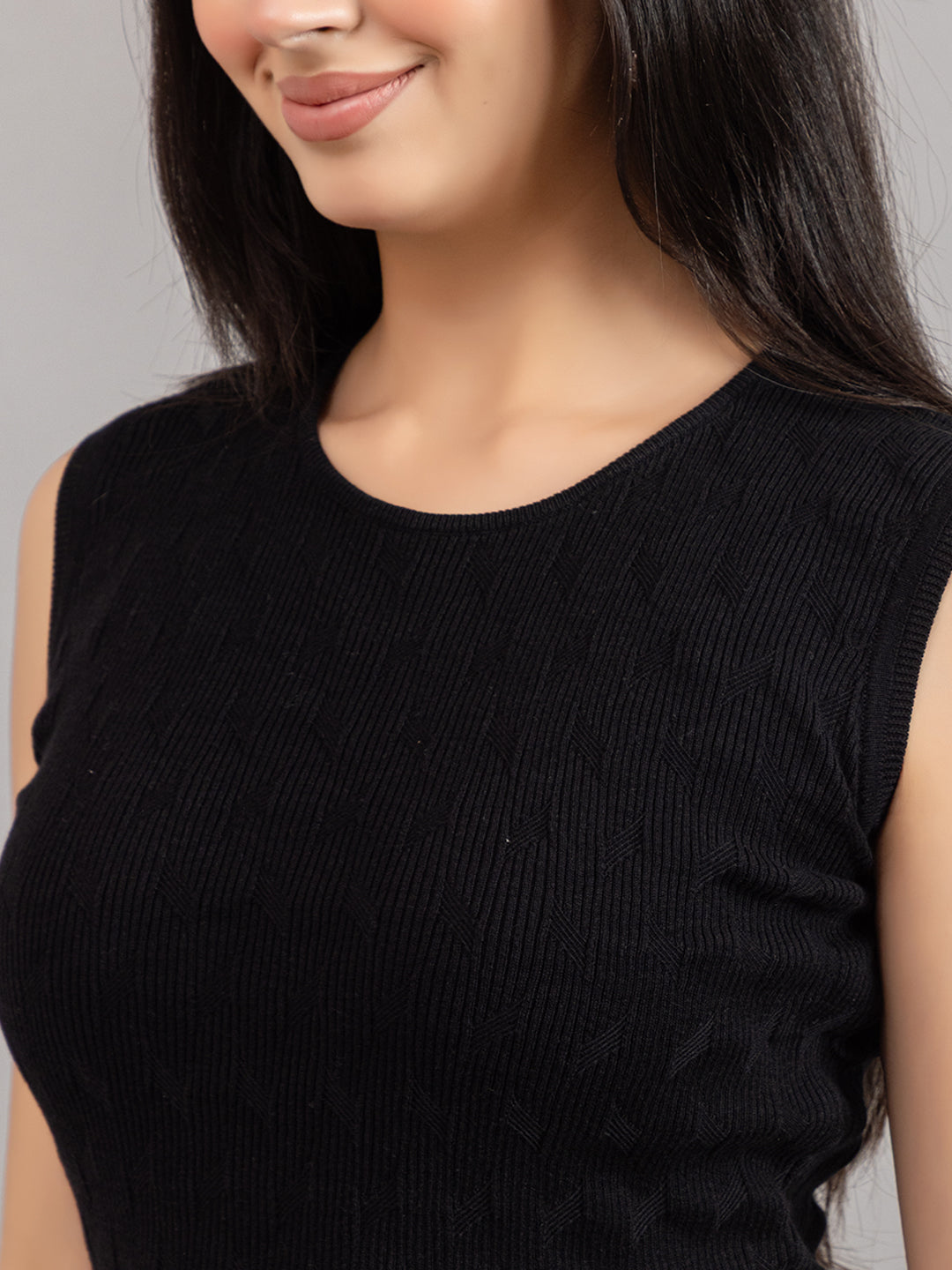 STRACHED KNIT WEST TOP