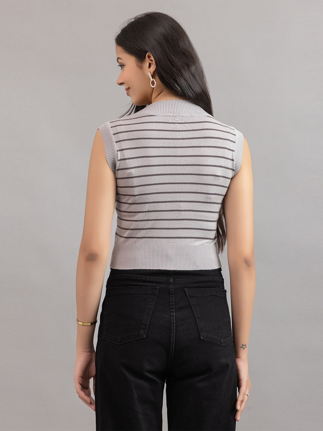AEDENBURG V NECK TOP