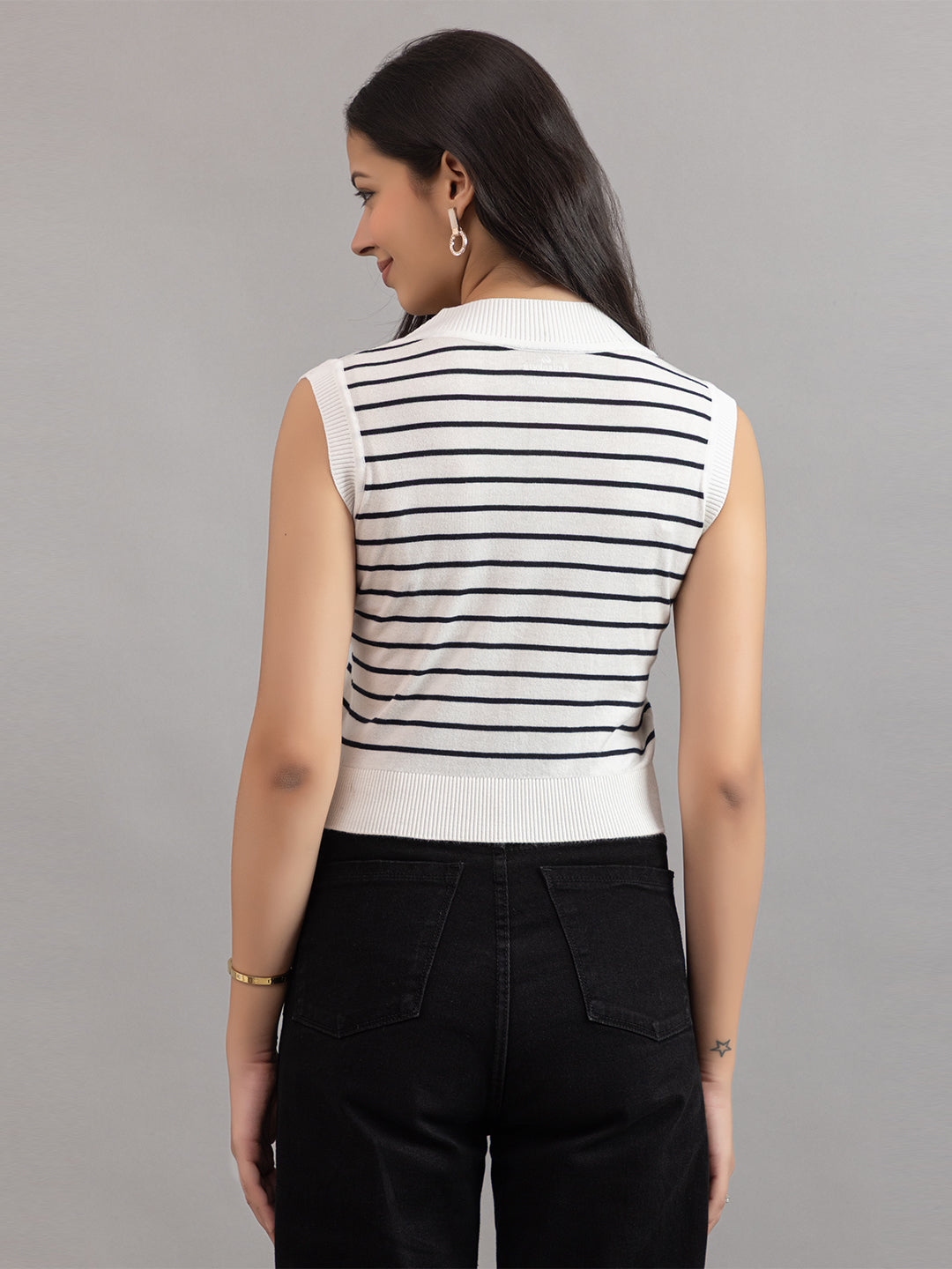 AEDENBURG V NECK TOP