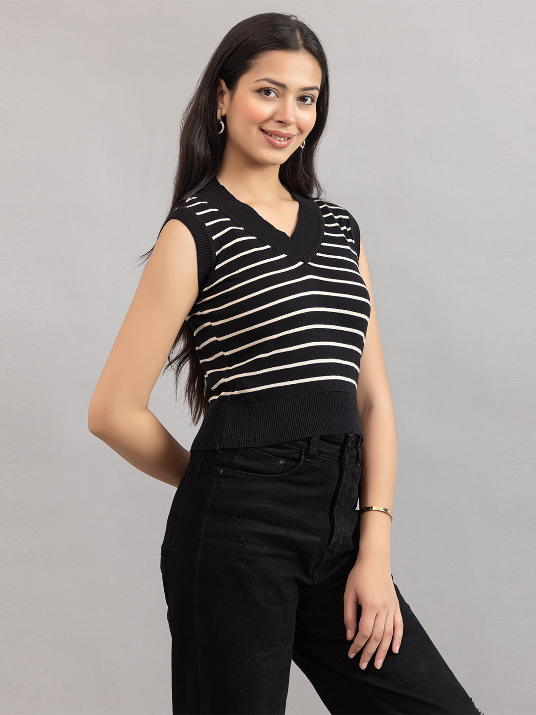 AEDENBURG V NECK TOP