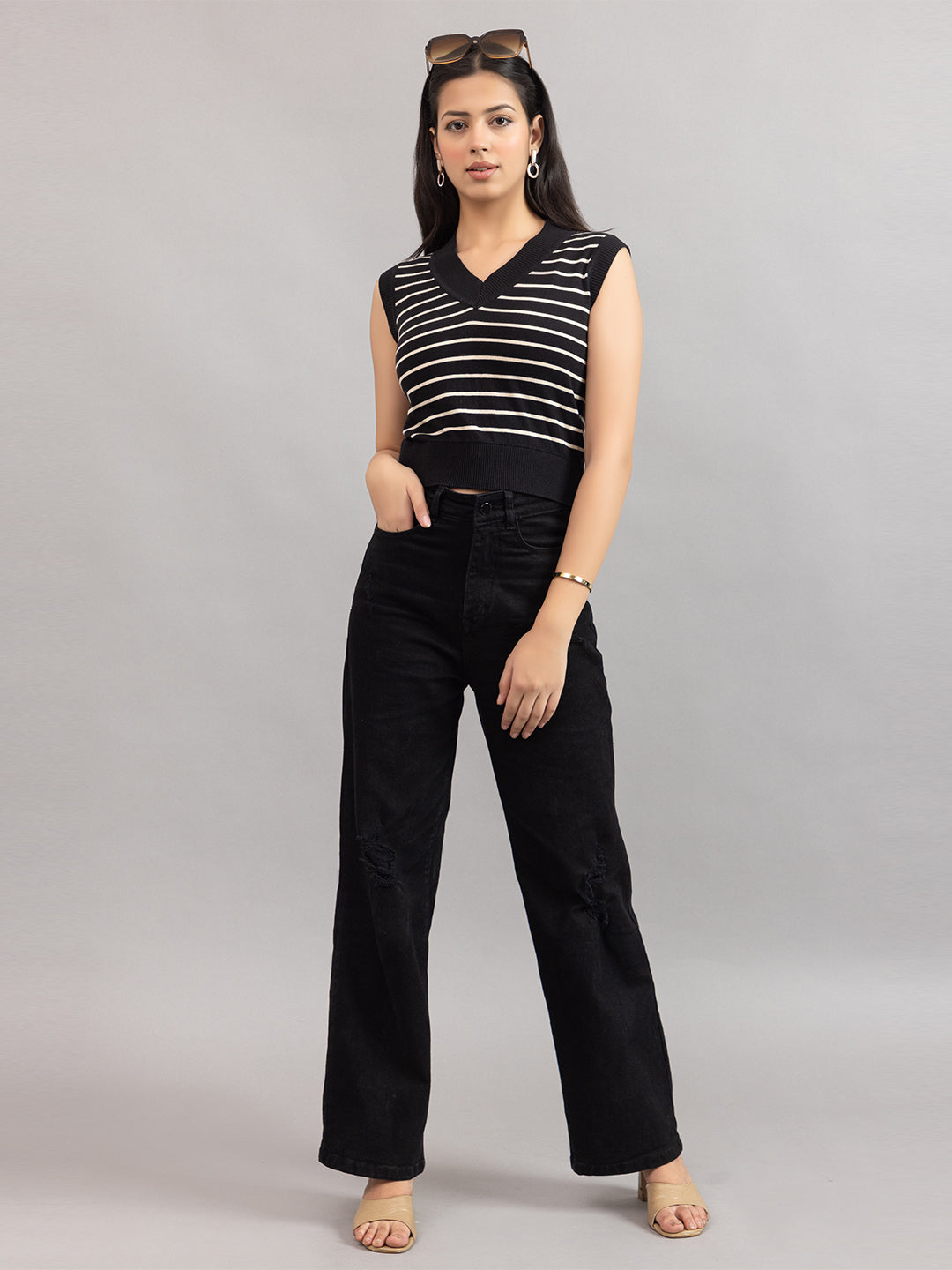 AEDENBURG V NECK TOP