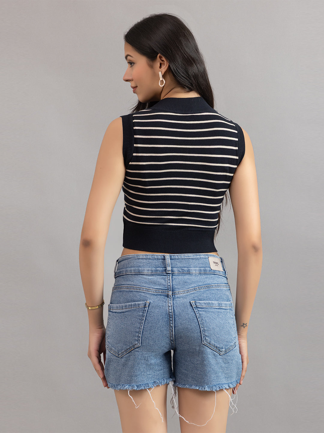 AEDENBURG V NECK TOP