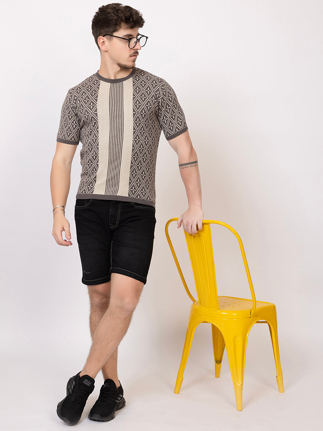 ROUND NECK CENTER STRIPES JAQUARD