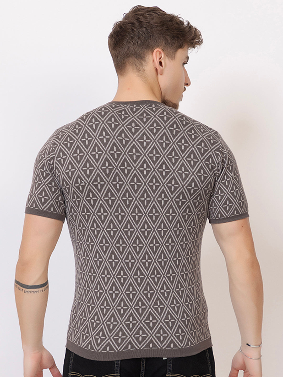 ROUND NECK CENTER STRIPES JAQUARD