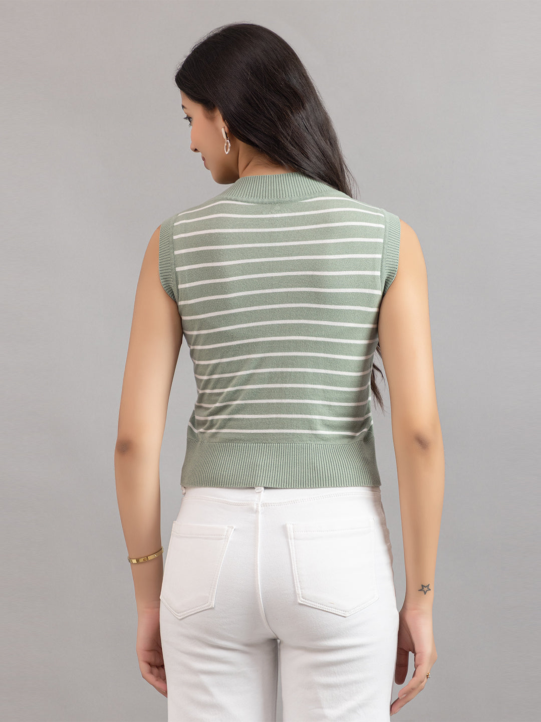 AEDENBURG V NECK TOP