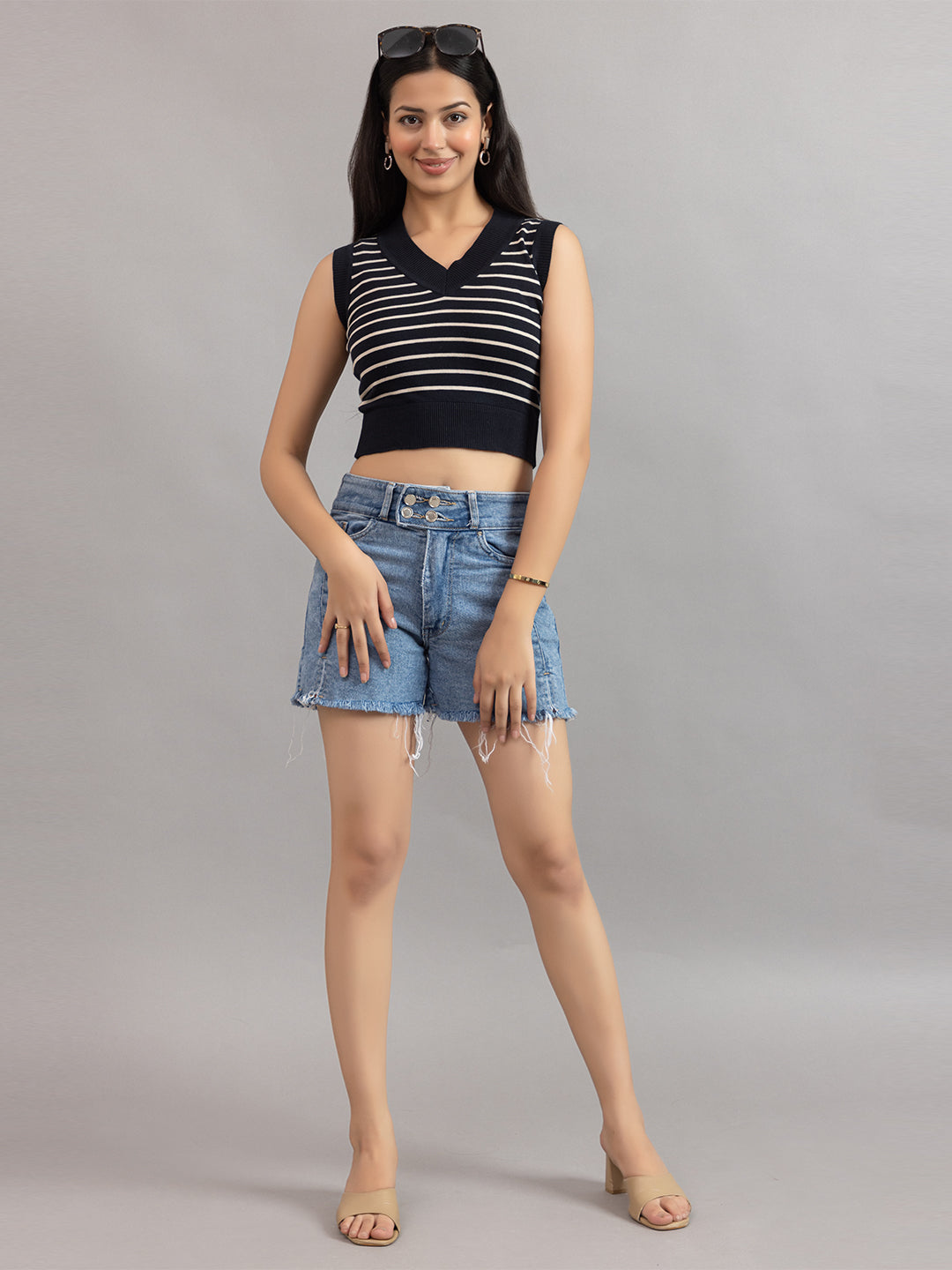 AEDENBURG V NECK TOP